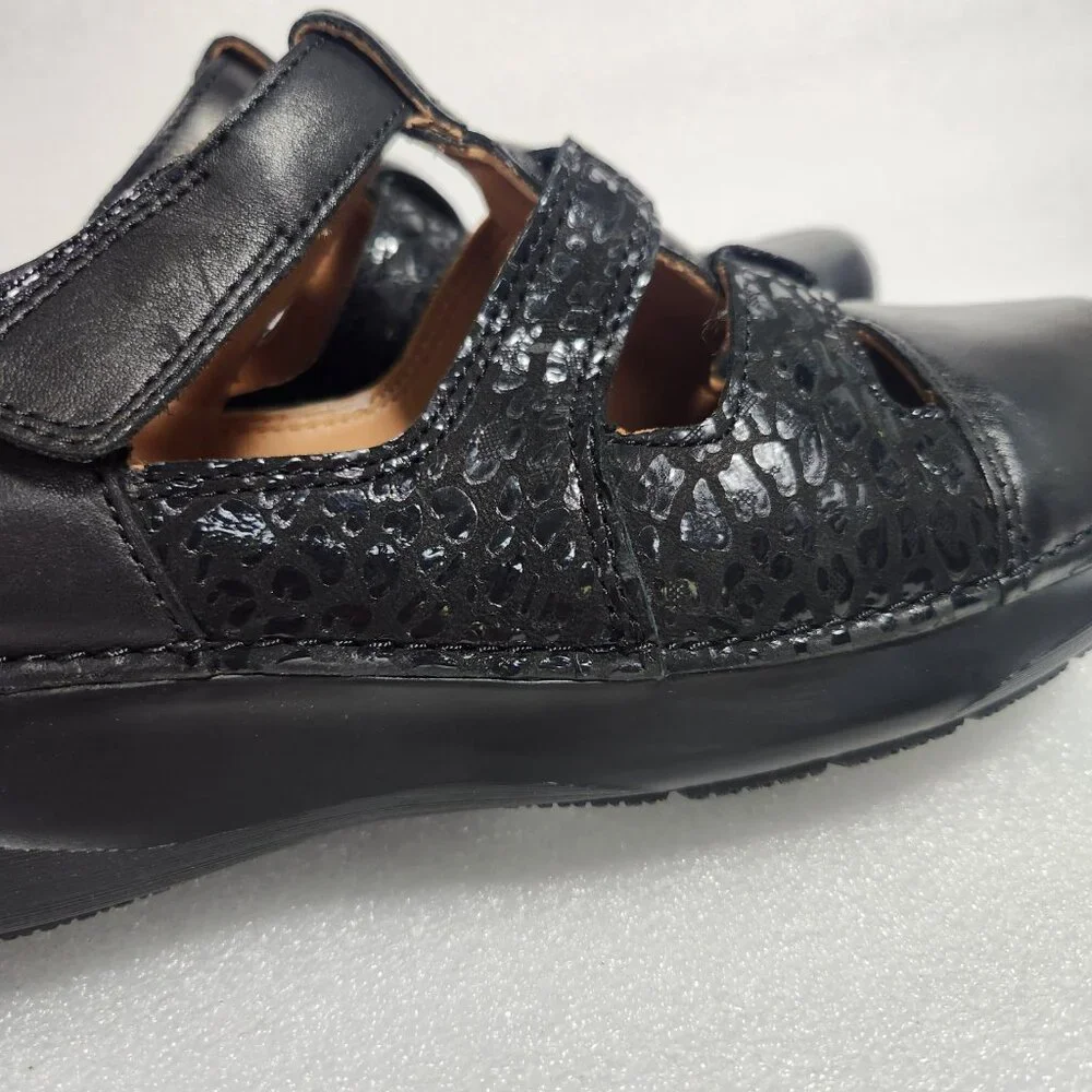 Clarks Appley Animal Print Strap Mary Jane Black Leather Size US 9 M NWT - Picture 7 of 16